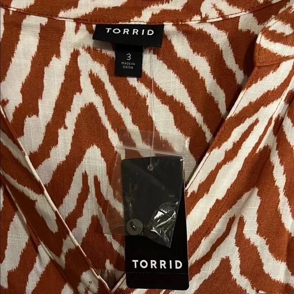 Torrid Brown and White Sleeveless Graphic Top - Picture 2 of 9